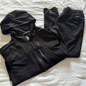 2 Piece Members Mark Black Luxe Joggers and Hoodie - Men’s Medium